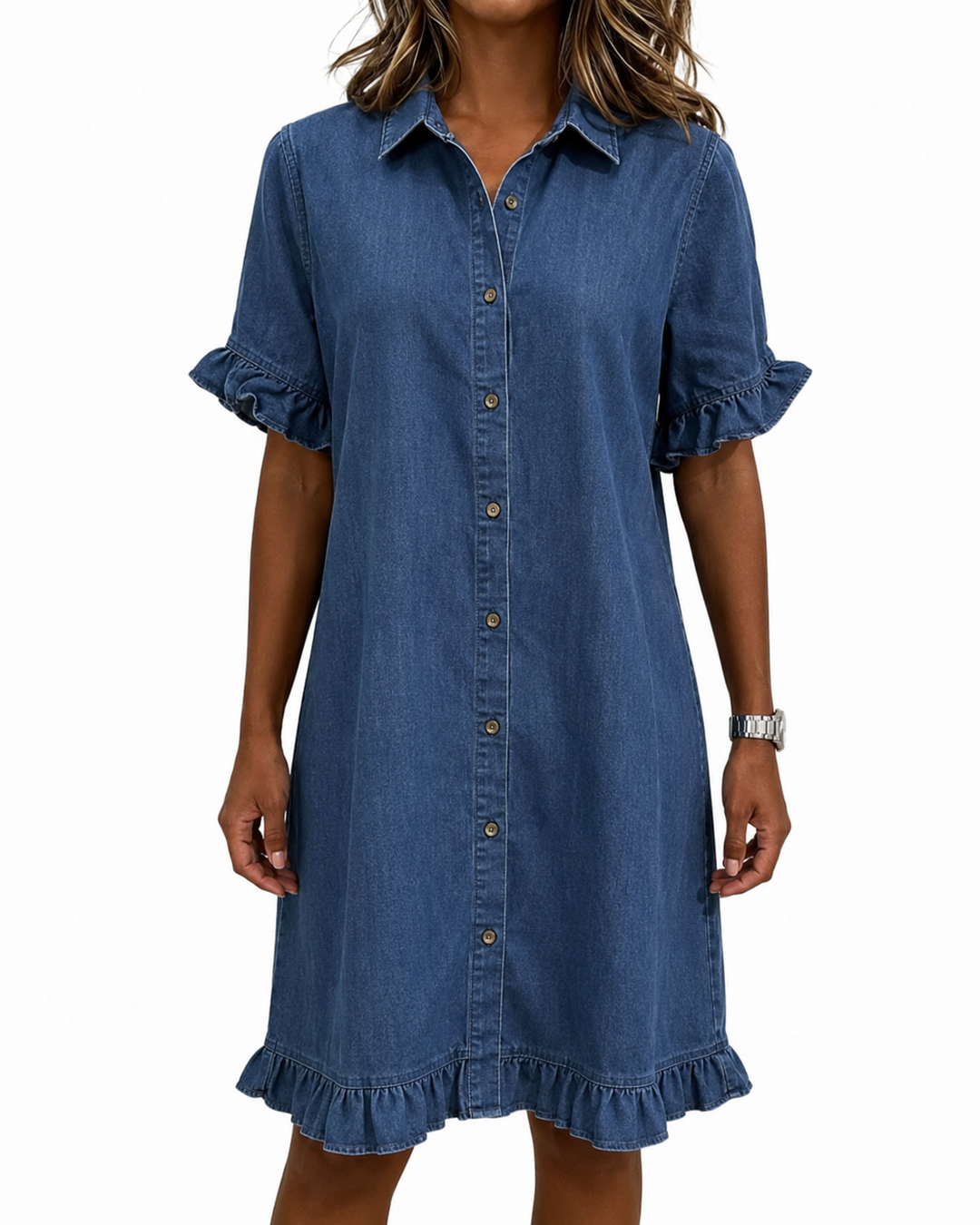 Modieuze blauwe denim jurk met knoopsluiting, ruches en volantmouwen, geschikt voor elke dag.