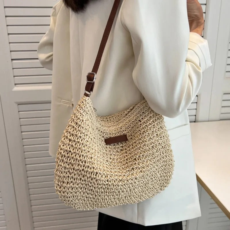 Chique bohemian dames schoudertas/crossbody tas met veilige ritssluiting en gevlochten design.