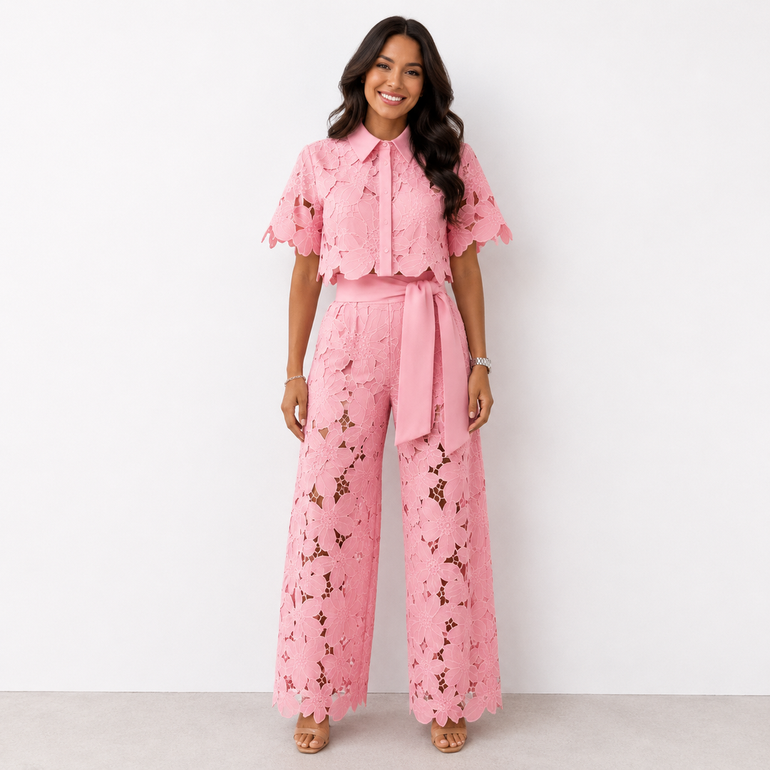 Luchtige dames bloemen crop top en wijde broek set, ideaal voor warme dagen en een modieuze uitstraling.
