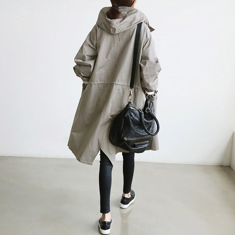 Warme lange dames winterjas met capuchon, comfortabele outwear perfect voor koude dagen en tussenseizoen.