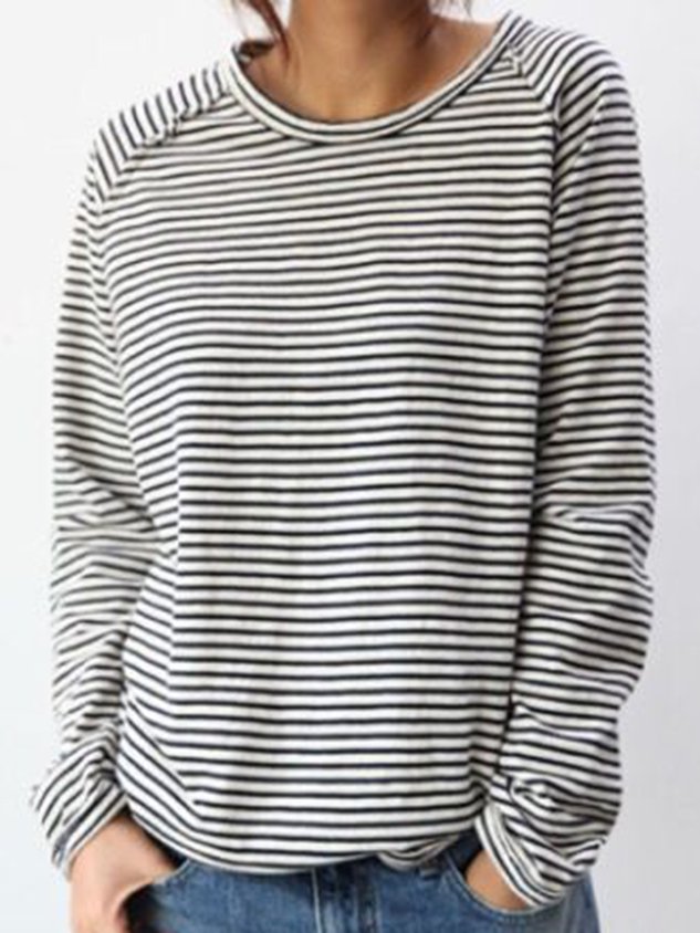 Comfortabele gestreepte dames longsleeve met ronde hals voor dagelijks gebruik en relaxte pasvorm.