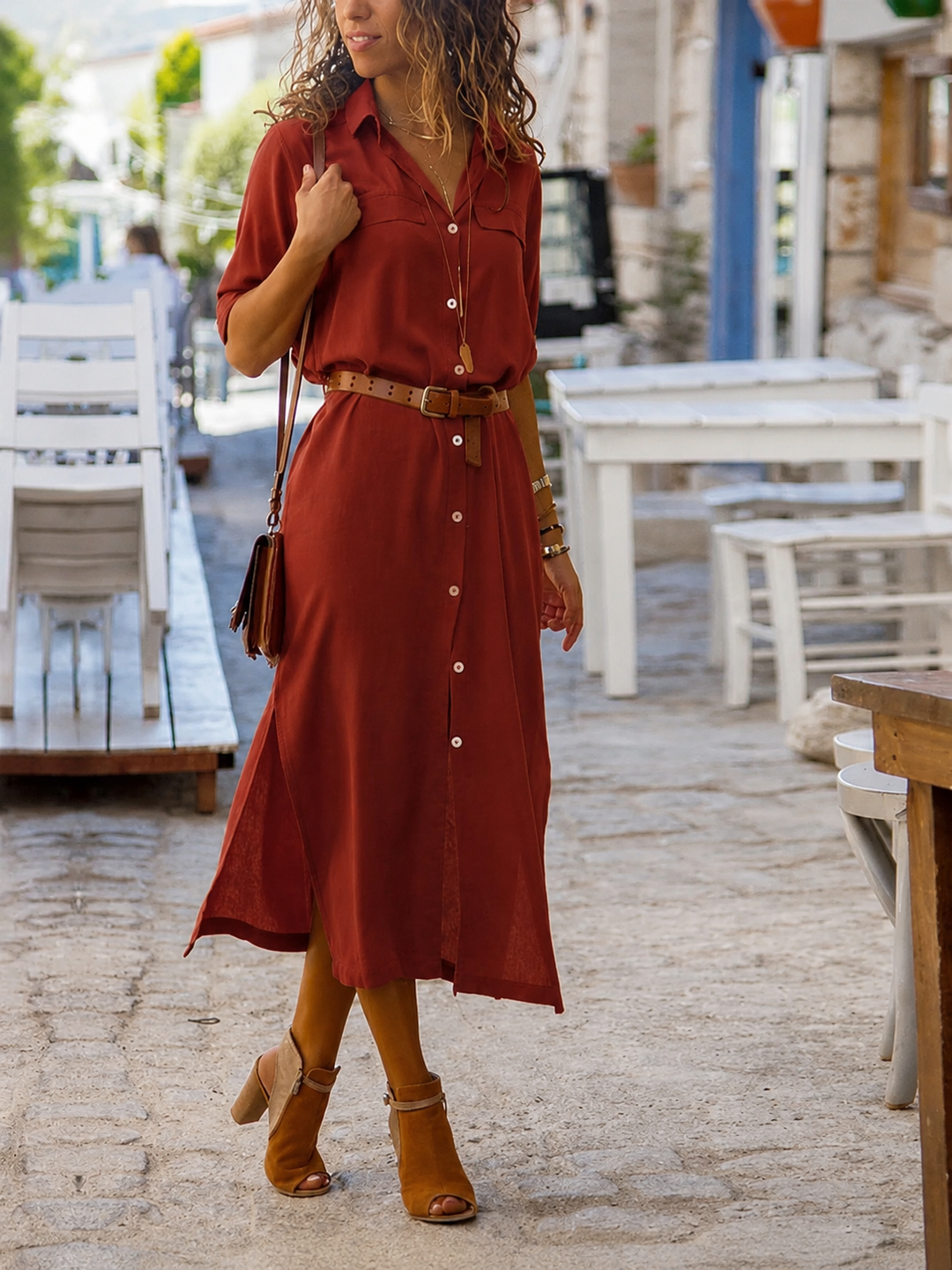 Elegante dames overhemd midijurk met accentuerende riem, ideaal voor kantoor, casual of stijlvolle gelegenheden.