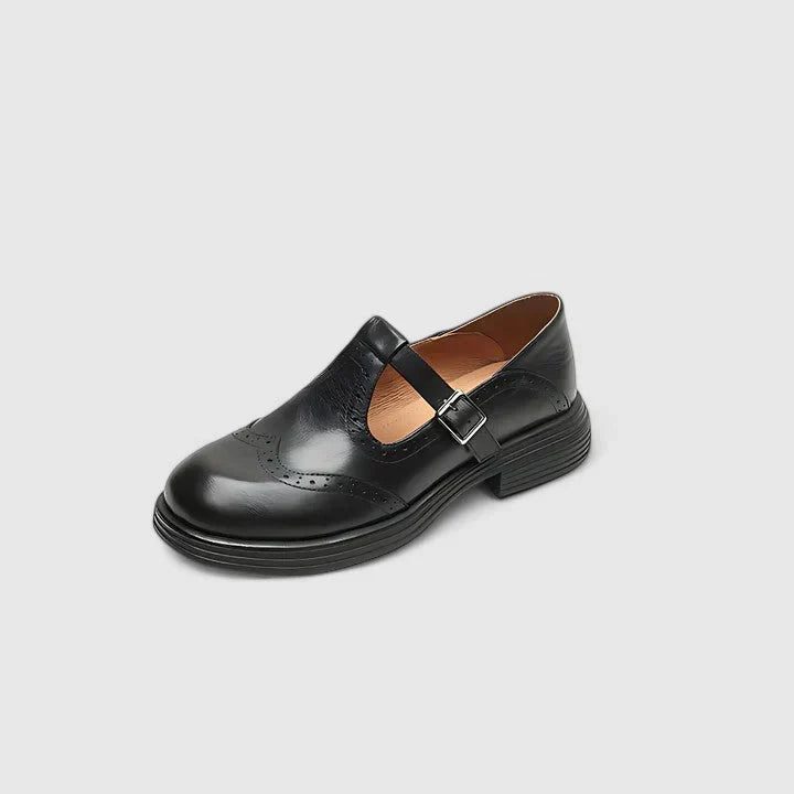 Bruine platform Mary Jane pumps voor dames, met elegante gesp en comfortabele blokhakken. Stijlvol en veelzijdig.