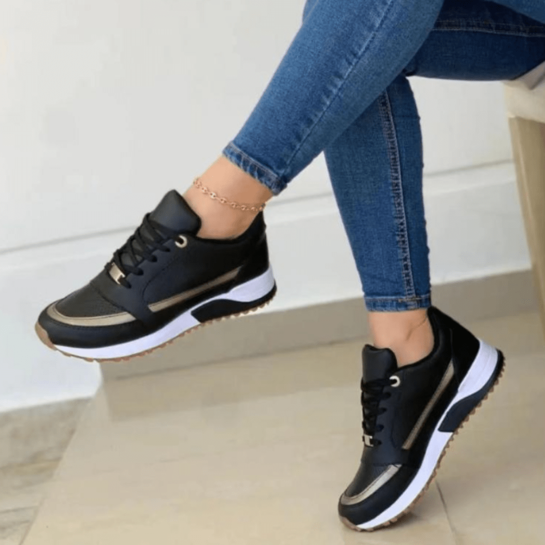 Stijlvolle dames platform sneakers, extra hoogte en comfort met trendy dikke zool.
