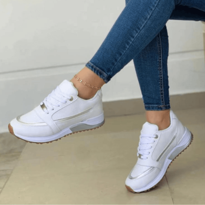 Veelzijdige dames platform vetersneakers, modieus en comfortabel voor elke outfit.