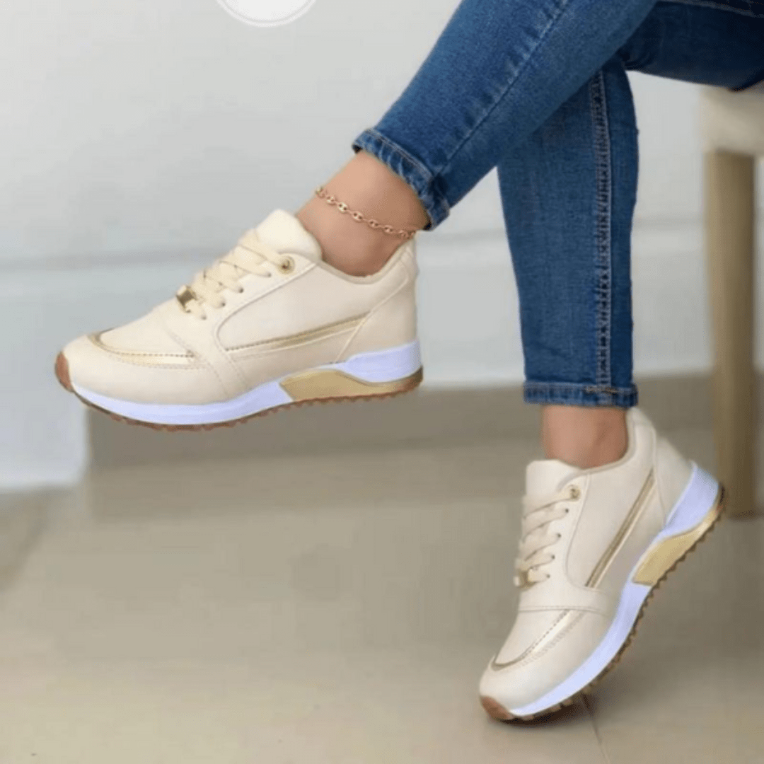 Dames platform sneakers met veters, combineren stijl, comfort en een trendy design.