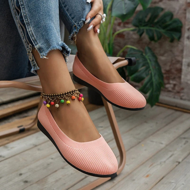Moderne dames instappers, comfortabele ballerina's met een veelzijdig design.