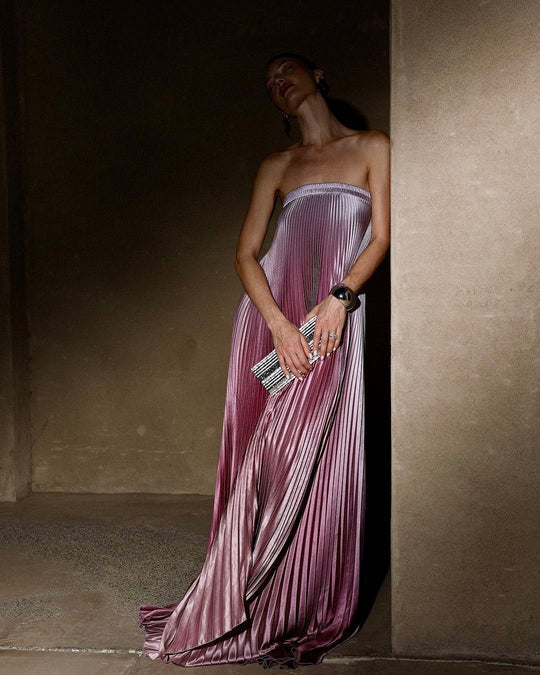 Lila ombre maxi avondjurk voor dames; een strapless design met elegant kleurverloop voor feestjes.
