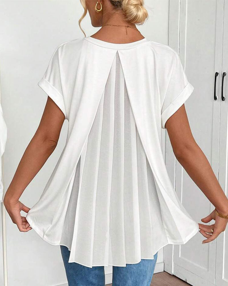Wit dames T-shirt, V-hals, geplooide rug detail. Comfortabele casual zomerkleding.