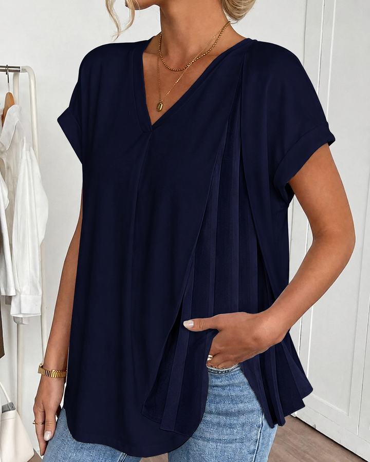 Casual dames V-hals T-shirt met relaxed fit en korte mouwen. De geplooide rug zorgt voor een chique touch.