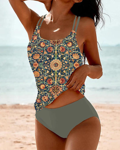"Dames tankini set met moderne prints, verstelbare bandjes, bijpassend bikinibroekje, ideaal voor strand en zwembad."