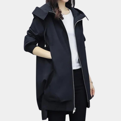 "Dames tussenjas met capuchon in khaki, ademend en stijlvol voor lente en herfst, UrbanShield design met moderne pasvorm."