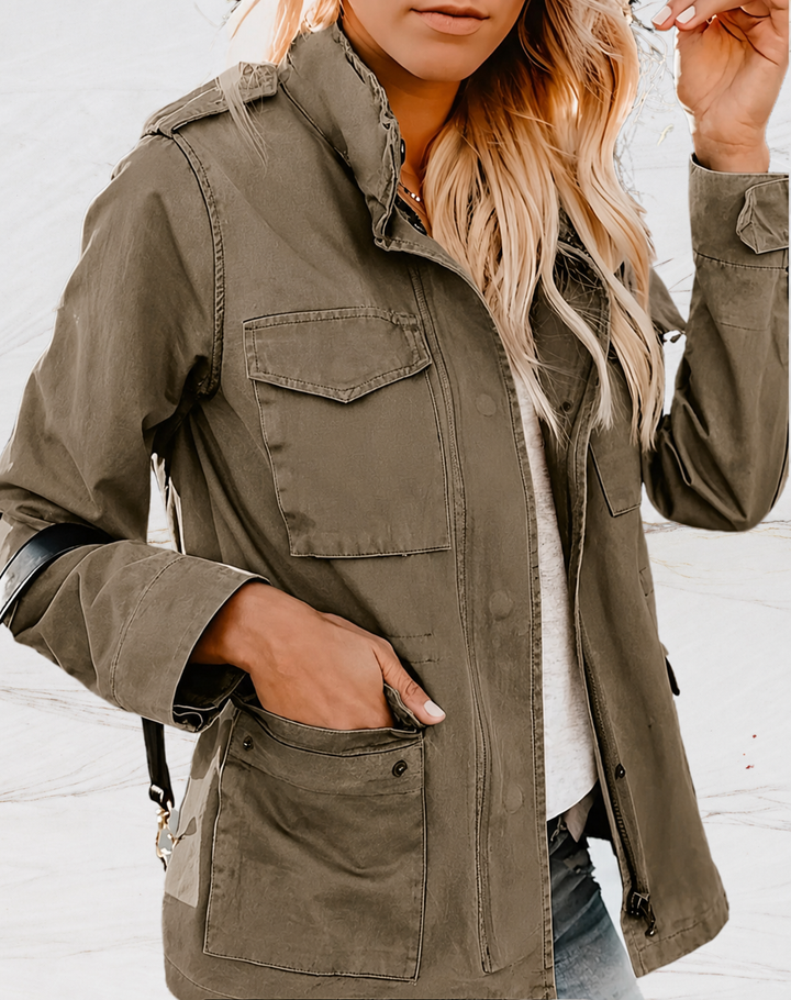 Zwarte dames utility anorak jas met capuchon. Ideaal als casual en praktische lente- of herfstjas.
