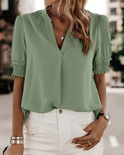 "Dames V-hals blouse, luchtige korte mouwen, trendy pasvorm, los model, ideaal voor elke gelegenheid."