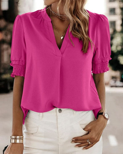 "Dames V-hals blouse, luchtige korte mouwen, trendy pasvorm, los model, ideaal voor elke gelegenheid."