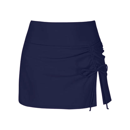"Dames zwemshorts met elegante zijopeningen, sneldrogend en comfortabel in klassieke effen kleur, stijlvol design."