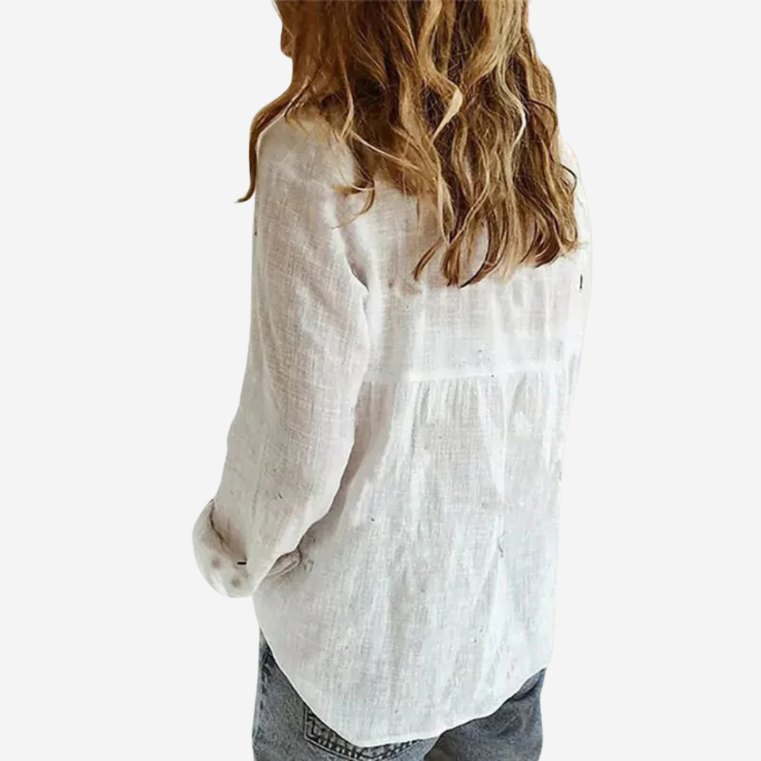 "Damesblouse van linnenblend met klassieke reverskraag en lange mouwen, elegante vintage uitstraling en comfortabele pasvorm.