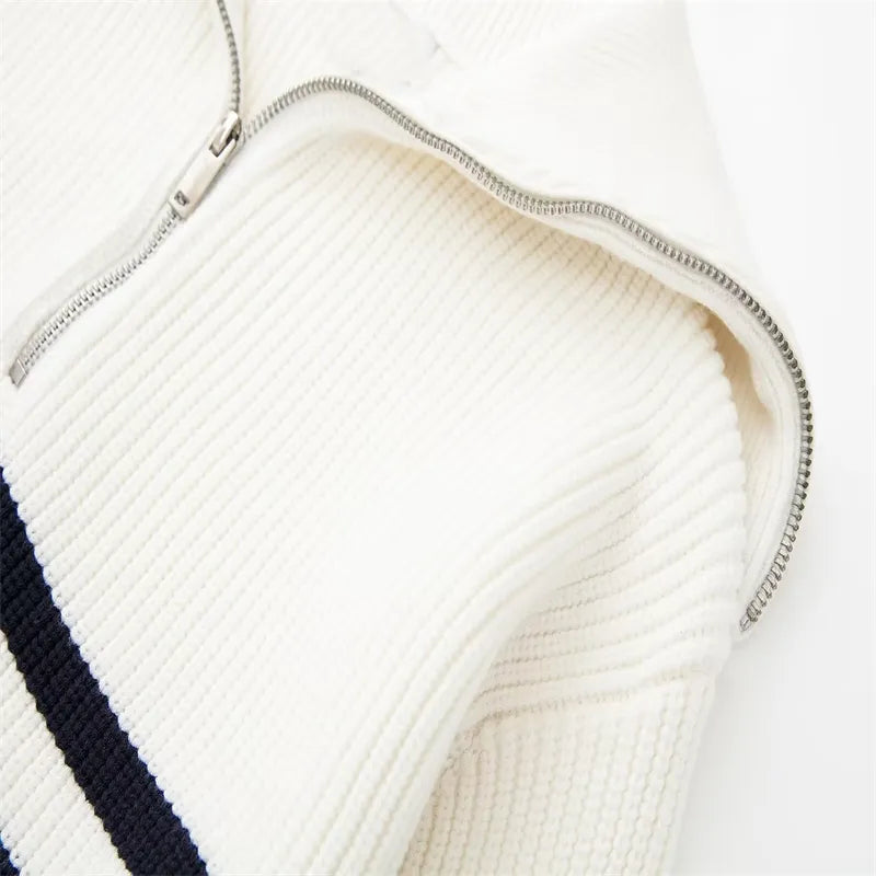 Warme heren rits trui met strepen en comfortabele pasvorm, perfect voor koude winterdagen.