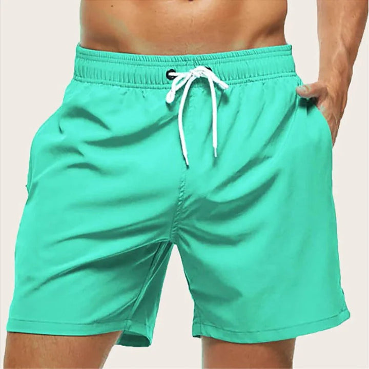 Close-up van de stof van een sneldrogende heren zwemshort. Ideaal voor watersport en strandvakanties.