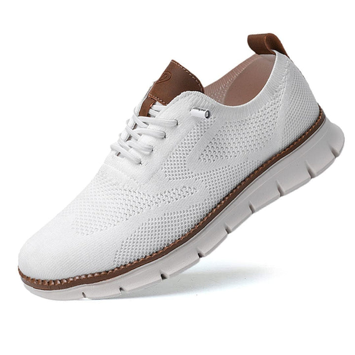 Trendy herensneakers, comfortabel voor dagelijks gebruik en een essentieel onderdeel van mannenmode.