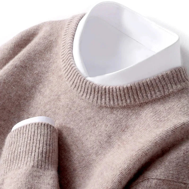 Warme en comfortabele herentrui, ronde hals, essentieel voor herfst en winter.