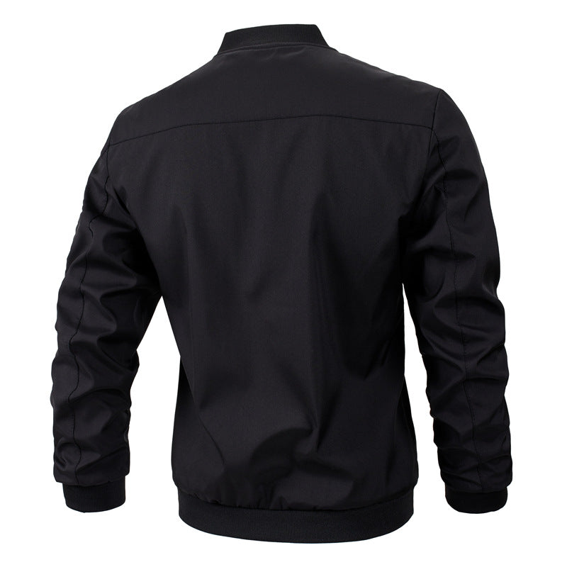 Modieus lichtgewicht herenjack met ronde hals, comfortabel en stijlvol voor dagelijks casual gebruik.