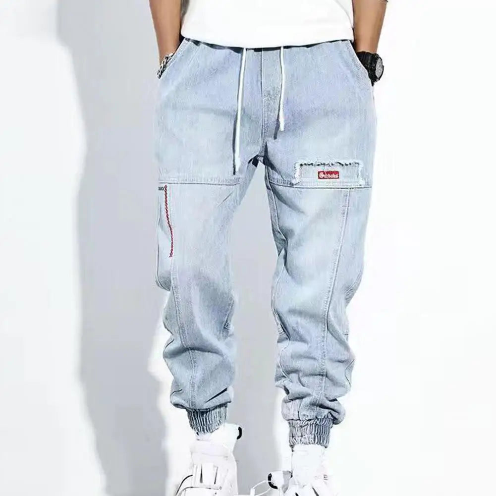 Veelzijdige heren slim fit stretchbroek. Duurzame vierseizoenen jeans, geschikt voor diverse casual gelegenheden.