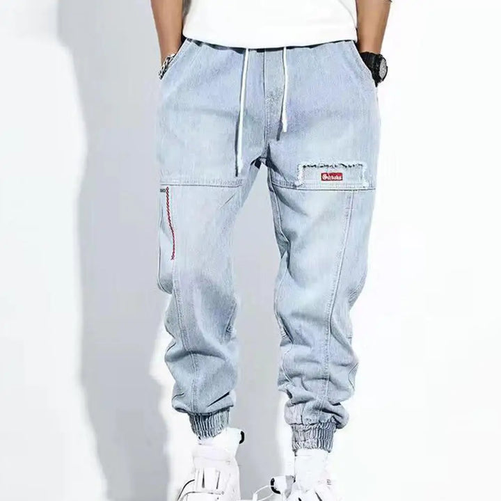 Veelzijdige heren slim fit stretchbroek. Duurzame vierseizoenen jeans, geschikt voor diverse casual gelegenheden.