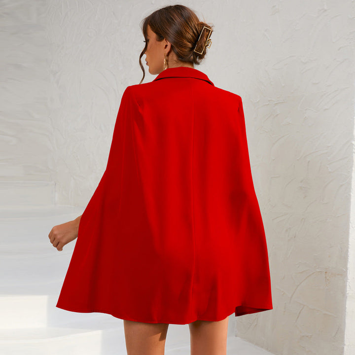 Veelzijdige FayenneDames blazer jurk met kaap, geschikt als feestjurk, zakelijke kleding of modieuze outfit.