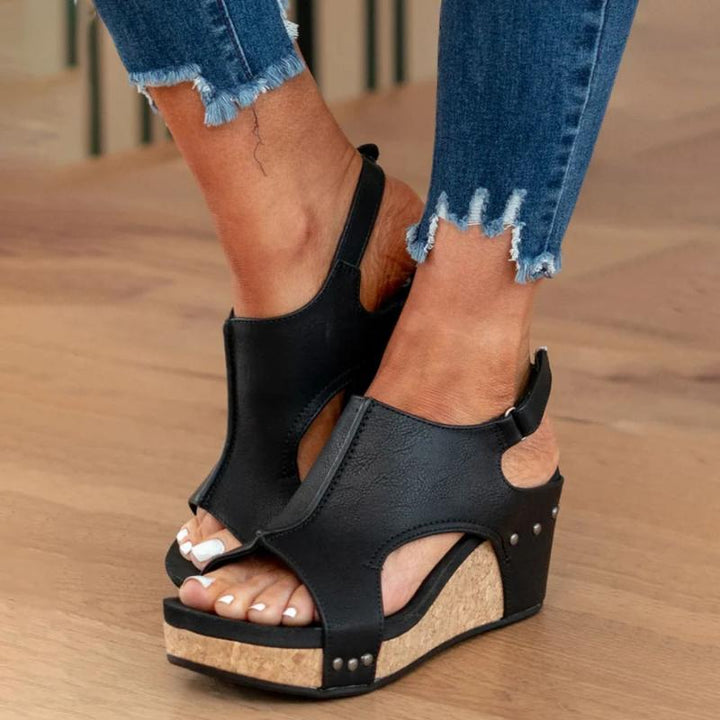 Beige orthopedische dames sandalen met premium voetondersteuning, comfortabele en elegante keuze voor de zomer.