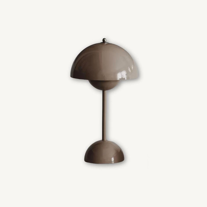 Strakke moderne LED tafellamp, dimbaar licht. Scandinavisch design, past in elk hedendaags interieur.