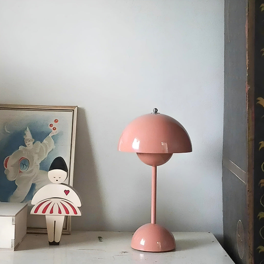 Decoratieve LED tafellamp, dimbaar. Modern Scandinavisch design, maakt je interieur compleet.
