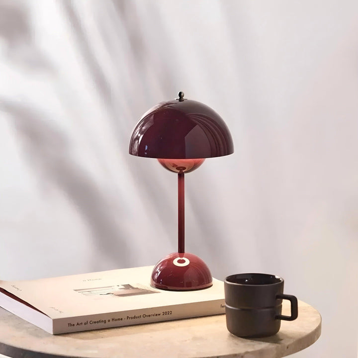 Praktische dimbare LED nachtlamp. Modern Scandinavisch design, zacht licht voor de slaapkamer.