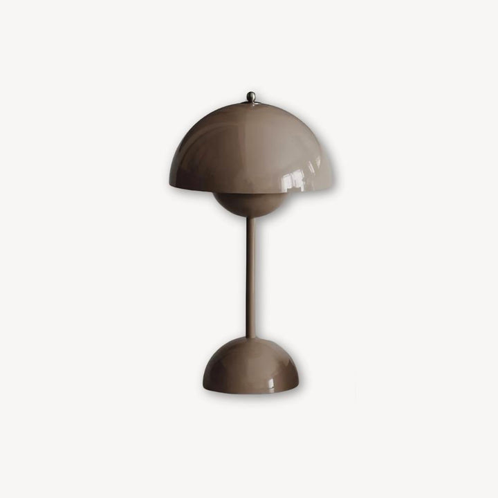 Eigentijdse dimbare LED tafellamp. Modern Scandinavisch design, tijdloze toevoeging aan je interieur.