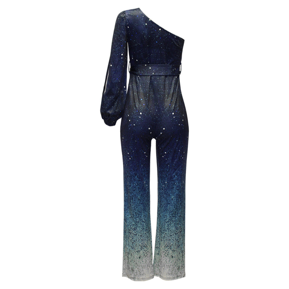 "Disco one-shoulder jumpsuit met ombre wijde pijpen, retro 70's stijl, flatterend ontwerp voor feestelijke gelegenheden."