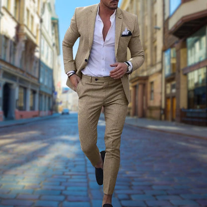 "Donkerblauw slim fit herenpak, ideale keuze voor bruiloft en zakelijk, elegante pasvorm met stijlvolle details."