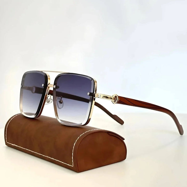 Stijlvolle houten zonnebril, unisex model met gepolariseerde UV400 lenzen voor optimale oogbescherming.