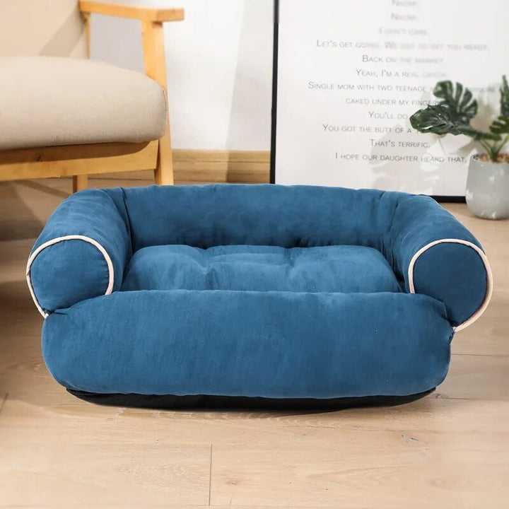 Rond pluche huisdierbed. Comfortabel en wasbaar voor katten en kleine honden.