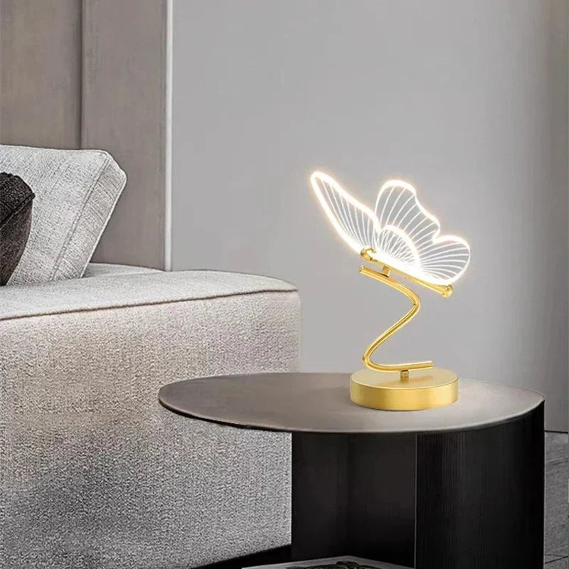 Sfeervolle vlinder LED tafellamp, perfect als nachtlampje of sfeerlicht. Geschikt voor slaapkamer of woonkamer.