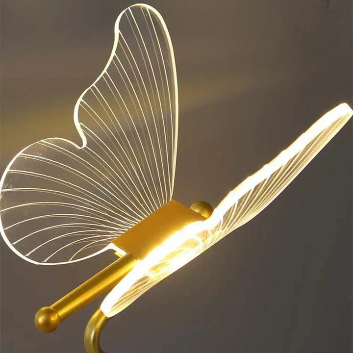 Luxe vlinder LED tafellamp, ideaal als woonkamerlamp. Geeft sfeervol licht met een modern en minimalistisch design.