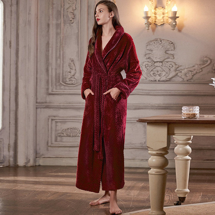 Luxe extra lange dames thermobadjas van zacht flanel, comfortabel voor de koude wintermaanden.