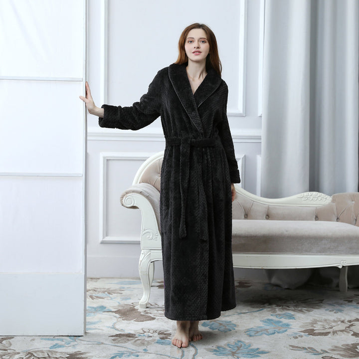 Elegante extra lange dames flanellen badjas, thermo en warm, met handige sluitingen.