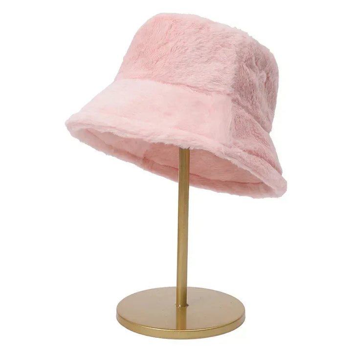 Dames winter buckethat van imitatie konijnenbont, comfortabel en stijlvol.