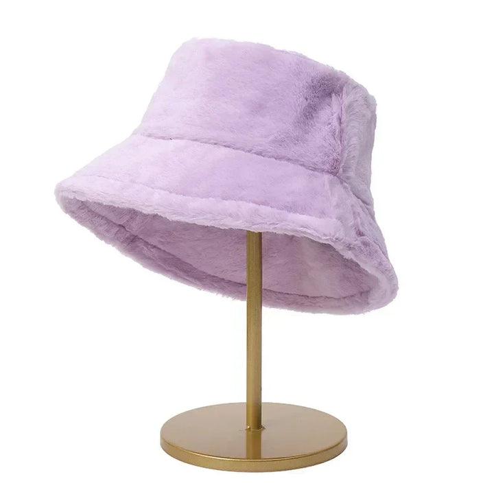 Lorna dames buckethat in imitatie konijnenbont, perfect voor een trendy look.