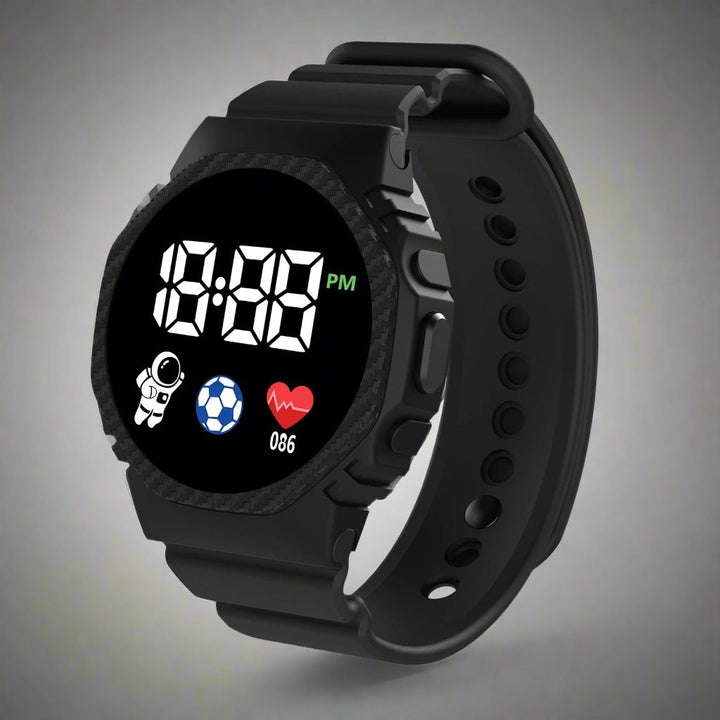 AdventureTime educatief kinderhorloge, robuust met LED display. Stimuleert tijd leren en buitenspelen.