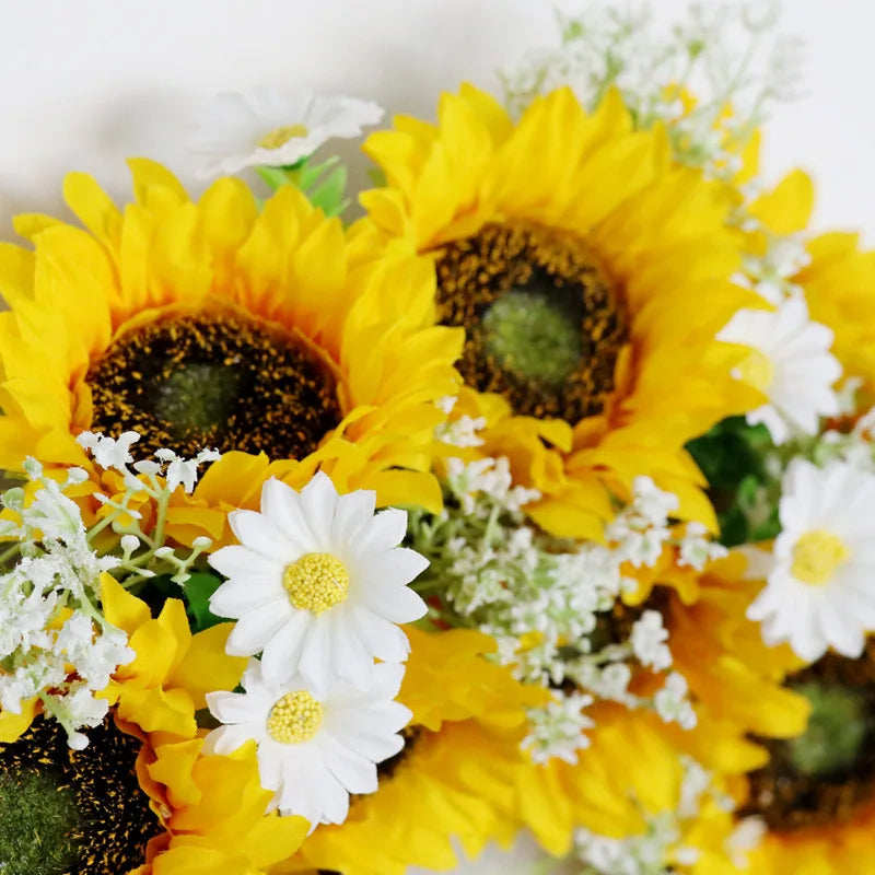 Gedetailleerde zonnebloem madeliefjes krans, perfecte kunstbloemen huisdecoratie voor lente en zomer.