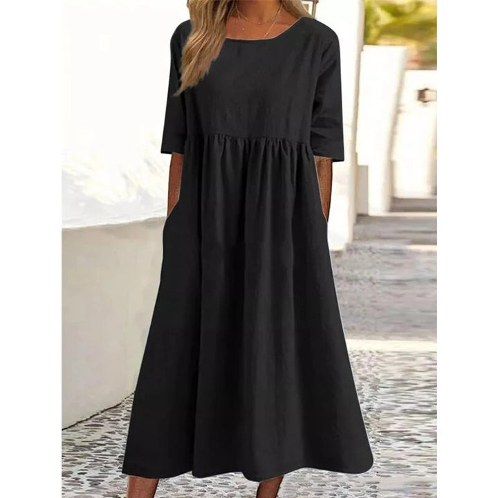 Elegante damesjurk met modern design, comfortabel voor vrije tijd en stijlvol voor elk seizoen.