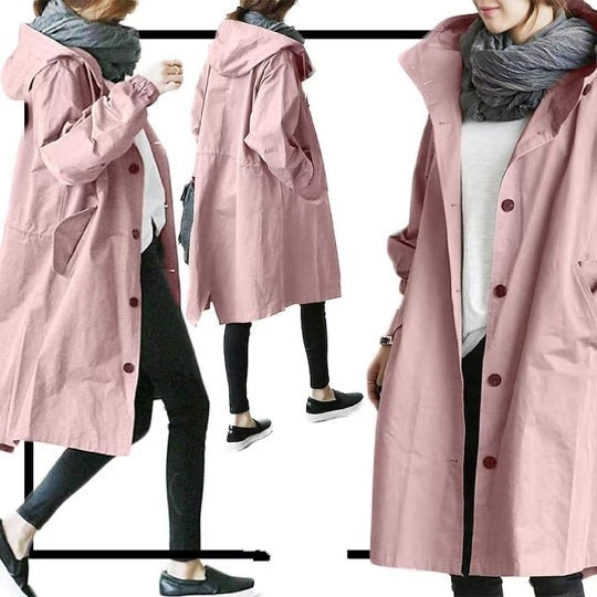 Waterdichte dames trenchcoat beschermt tegen wind en regen; perfecte bovenkleding voor slecht weer.
