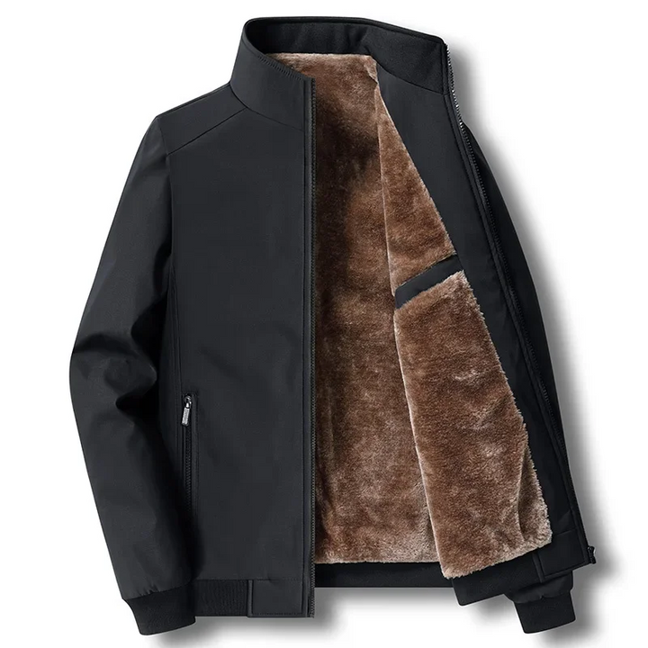 Mannen fleece gevoerde winterjas; warm, waterafstotend en stijlvol voor winterse dagen. Perfect voor heren.