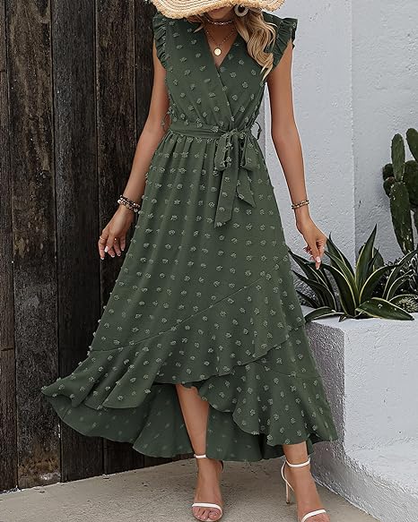 Casual, doch elegante dames midi jurk met all-over stippen en mooie plooien, super modieus.